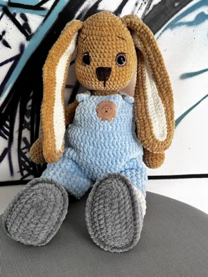 lapin crochet salopette