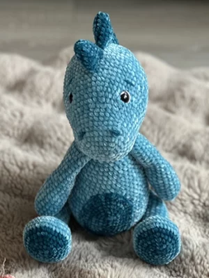 Dinosaure en crochet bleu turquoise en laine chenille fait main