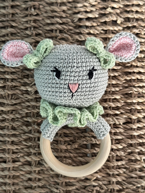 Hochet bébé souris en crochet fait main en coton
